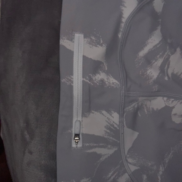 Lululemon Speed Up Leggings - Picture 6 of 6